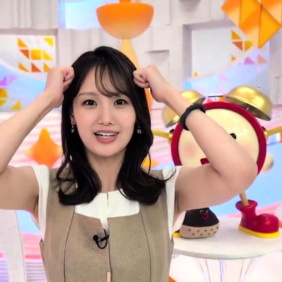井上清華アナ　脇全開、セクシーエクササイズ！！【GIF動画あり】