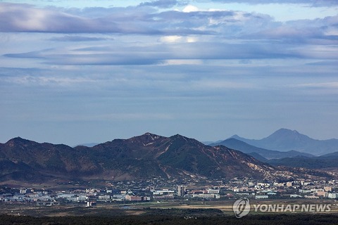 【聯合ニュース】 北朝鮮兵約２０人が軍事境界線侵犯　韓国軍の警告射撃受け退却