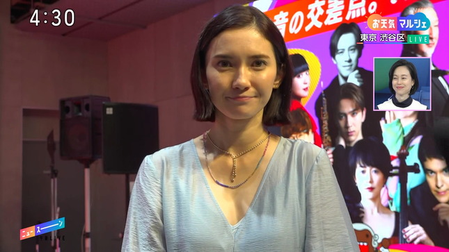 市川紗椰キャスター NHKで谷間を見せてしまう!!【GIF動画あり】