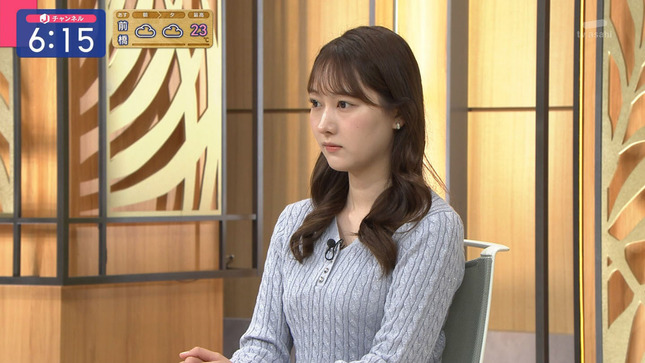 森山みなみアナ　ニットで胸元強調！！