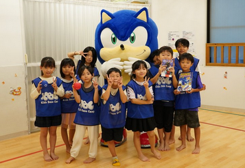 セガさん、子供に媚びる