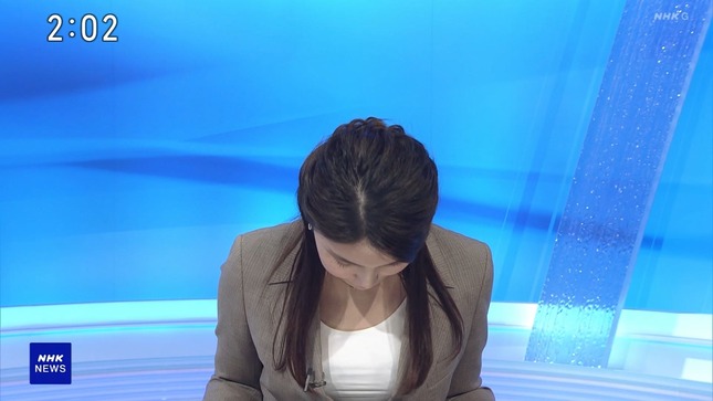 豊島実季アナ　ジャケットの下の巨乳！！【GIF動画あり】