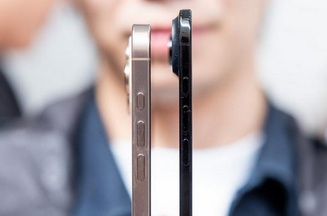 【悲報】iphoneAir、生産を大幅に削減。何でお前らAir買わないの?