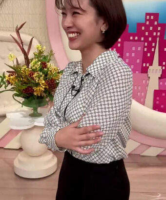 河出奈都美アナ　腕組みで巨乳を強調！！【GIF動画あり】