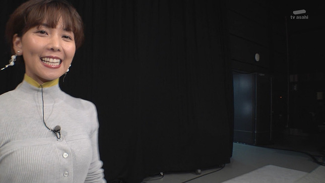 ヒロド歩美アナ　ピチピチのニットで胸元くっきり！！