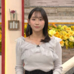 石渡花菜アナ　ニットの巨乳と黒い肩紐！！