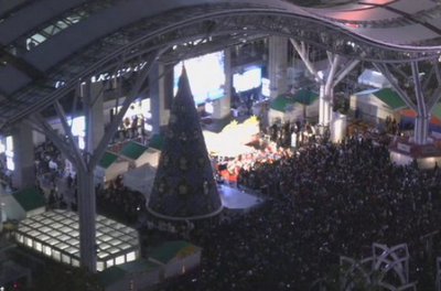 【画像】博多駅、マリオが人気すぎてスーパーマリオパーティ状態にｗｗｗ