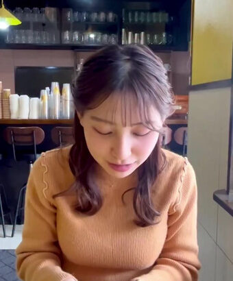 北海道の巨乳新人アナ　ニットの巨乳がくっきり！！【GIF動画あり】