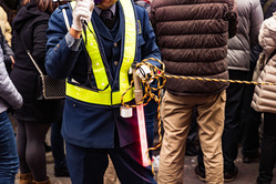 警備会社で働き始めた父親が新人いびりを嬉々として話してきて辛い