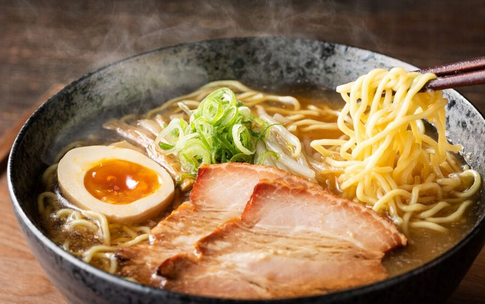 【ラーメン業界】なぜ日本人は「1000円以上のラーメン」に文句を言うのか…寿司・そばとは違う特殊事情