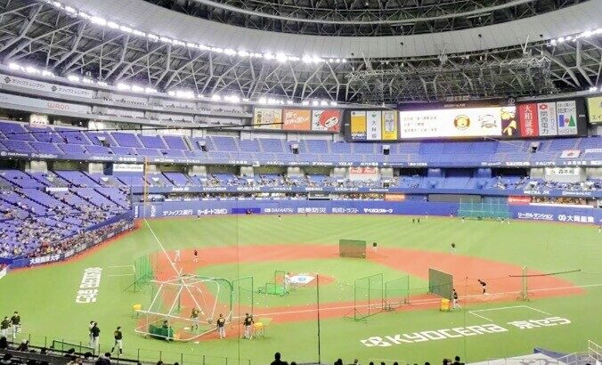 虎ファンで京セラのシーズンチケット買うやつおるんか？