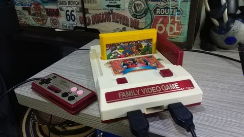 【画像】『ファミコン』ってこれの事だよね？