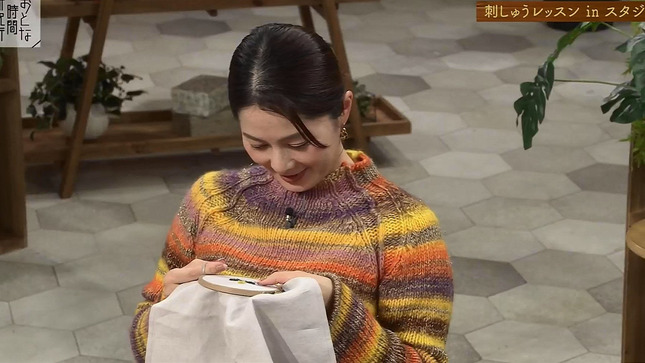 杉浦友紀アナ　ふわふわセーターの巨乳！！