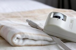 電気毛布のおかげで電気料金の削減が著しいｗｗｗｗｗｗ