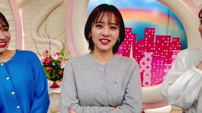 河出奈都美アナ　腕組み巨乳！！【GIF動画あり】