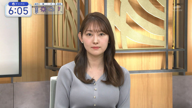 森山みなみアナ　ニットの胸がパツパツ！！