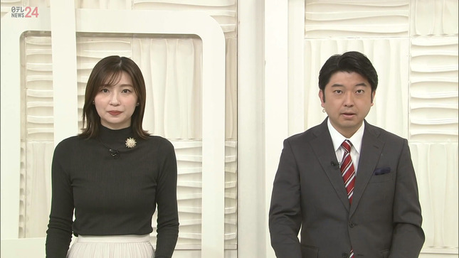 畑下由佳アナ　ピタピタニットで胸の形がくっきり！！