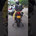 【動画】中国のチビ女さん、大型バイクに補助輪を付けて街の笑いものになる