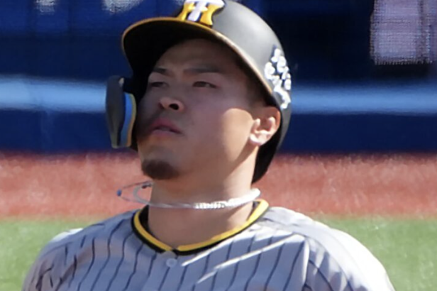 佐藤輝明の未更改が話題だが小園も契約更改が終わってない件