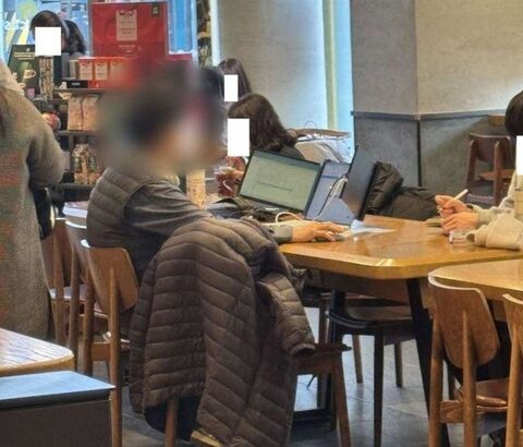 【モニター3台で占拠】 韓国・スターバックスを「自宅オフィス化」、利用マナーに波紋
