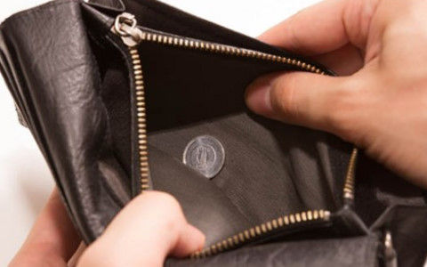 （´ん`)「心まで貧乏にならないように俺は月一絶対に食で豪遊する」