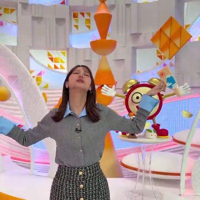 井上清華アナ　ニットのエクササイズ！！【GIF動画あり】