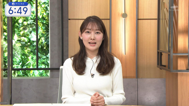 森山みなみアナ　ニットの胸元！！【GIF動画あり】