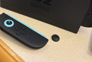 Switch2さん、またしてもちょっと落としただけなのにスティックがへし折れてしまうwwwww