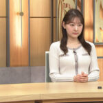 森山みなみアナ　ピタピタのニットで胸を強調！！