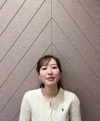 佐々木若葉アナ　ニットで胸元強調！！【GIF動画あり】