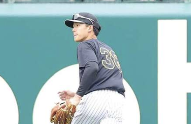 ディベイニー、正遊撃手か　小幡が外野練習を始める