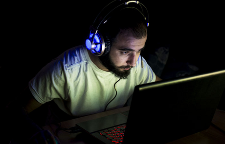 大人になるとゲームするのもアニメ見るのも気合いがいるよな