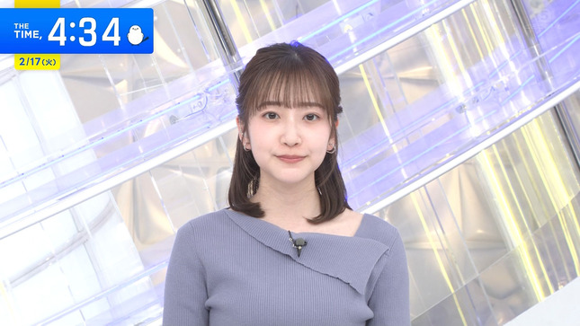 南後杏子アナ　ニットで胸元強調！！