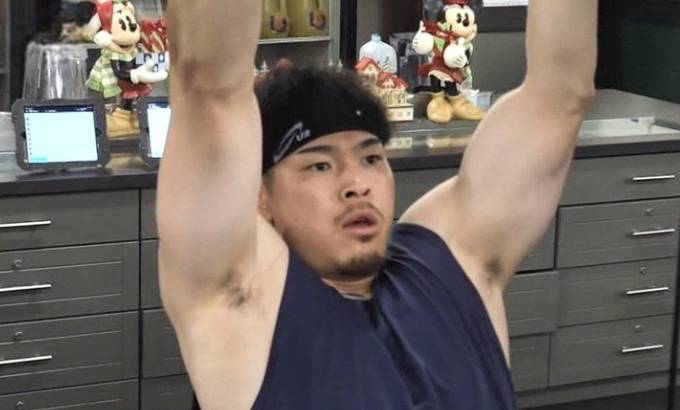 佐藤輝明(2021)と佐藤輝明(2026)の体型の比較、エグすぎるwwwwwwww