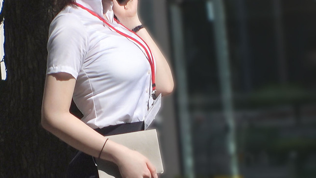 【新卒OLさん】新卒のくせにミニスカ・巨乳のOLさん！！