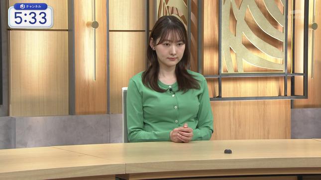 森山みなみアナ　胸元くっきり衣装！！