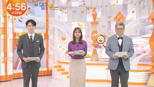 井上清華アナ　ニットの豊乳 ＆ メガネ姿！！