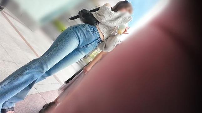 【デカパイ女子】谷間を見せつつ勧誘してくるお姉さん！！