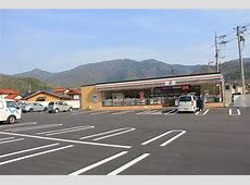 【社会】なぜ、地方のコンビニ駐車場は「無駄に広い」のか？