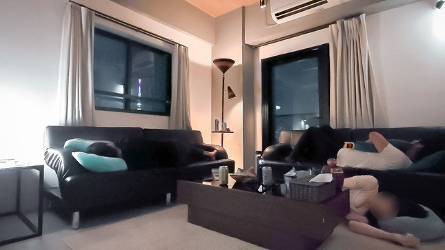 【みんなの寝てる横で】Hカップ美女が胸を押し当ててきた一部始終をRec！！