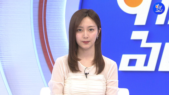 佐久間みなみアナ　シースルーで胸元強調！！