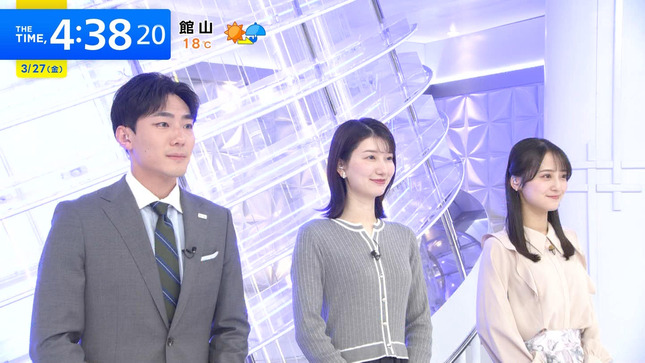 吉村恵里子アナ　ニットで胸元強調！！