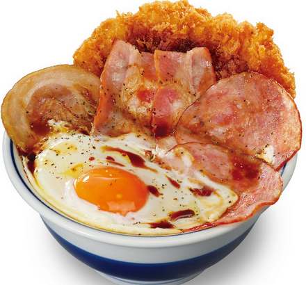 【かつや】“肉だらけ”メニュー登場！ロースカツ×チャーシュー×ベーコン×ソーセージ×目玉焼き「ウルトラエッグカツ丼」