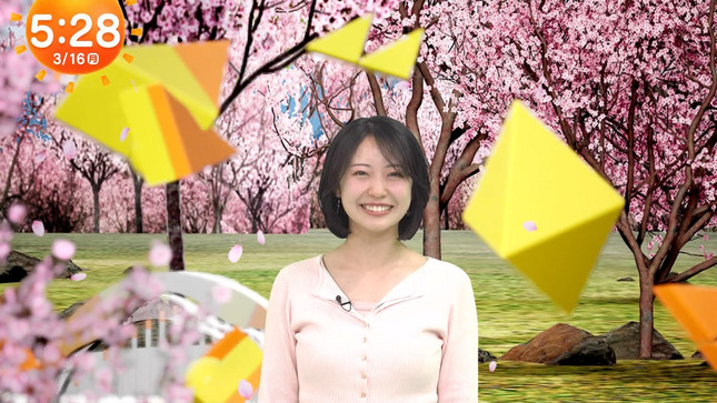 高崎春アナ　セクシーニットで胸元強調！！