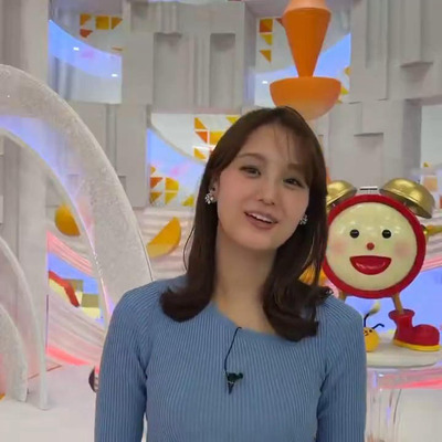 井上清華アナ　ピタピタニットの胸元くっきりエクササイズ！！【GIF動画あり】