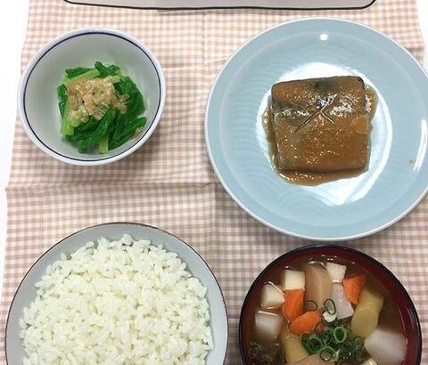 【画像】昭和45年の食卓に並んだ料理ｗｗｗｗｗｗ