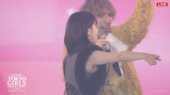 鷲見玲奈アナ　ノースリーブの脇からブラチラ、横乳チラ！！