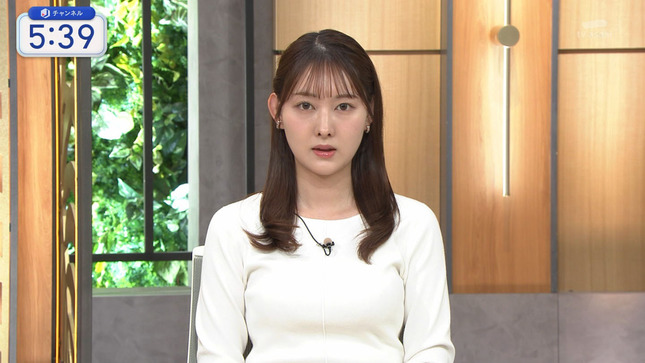 森山みなみアナ　セクシーニットで胸くっきり！！