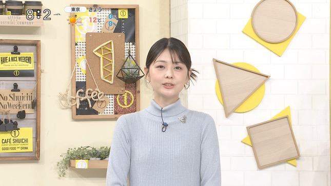 佐藤梨那アナ　セクシーニットの胸元！！