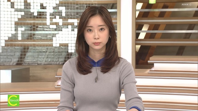 川口由梨香アナ　ニットで胸元強調！！